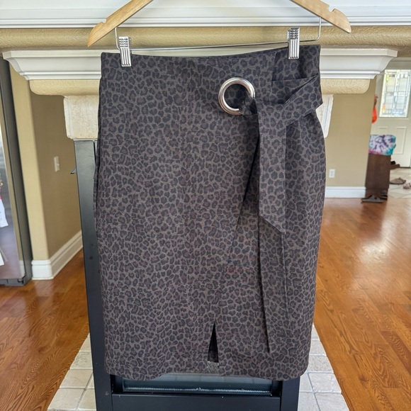 Bob Mackie Leopard Wrap Grommet Tie Pencil Skirt Size Small - Picture 3 of 4